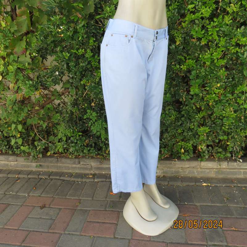 Casual sky blue 100% cotton ankle length pants size 38 by NETWORK. Pockets. Very good con
