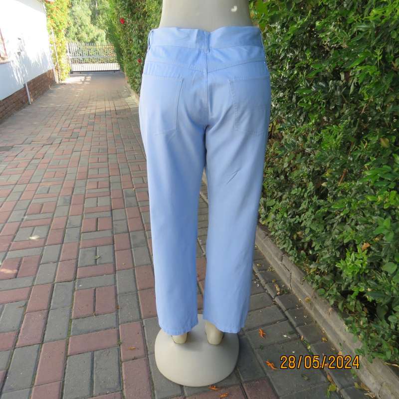 Casual sky blue 100% cotton ankle length pants size 38 by NETWORK. Pockets. Very good con