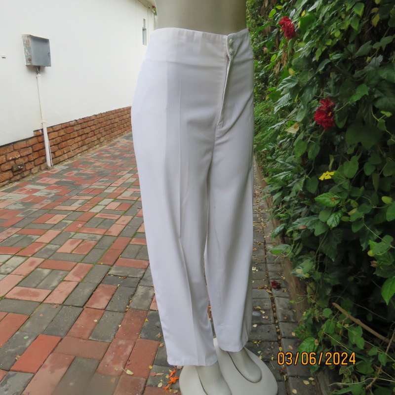 White high waisted pants by INWEAR size 36/12. Worn with belt!Cotton/viscose. Size pockets.As new