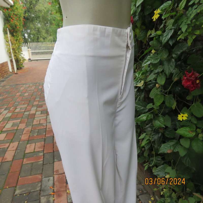White high waisted pants by INWEAR size 36/12. Worn with belt!Cotton/viscose. Size pockets.As new
