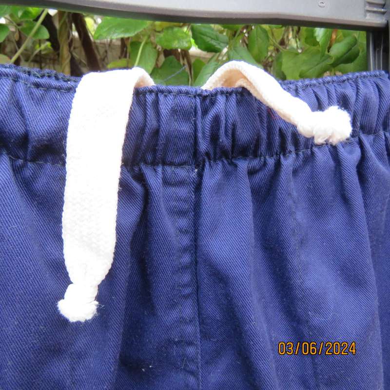 Boys STUDENT PRINCE navy school short with side pockets and drawstring/elastic waist.Size 30. As new