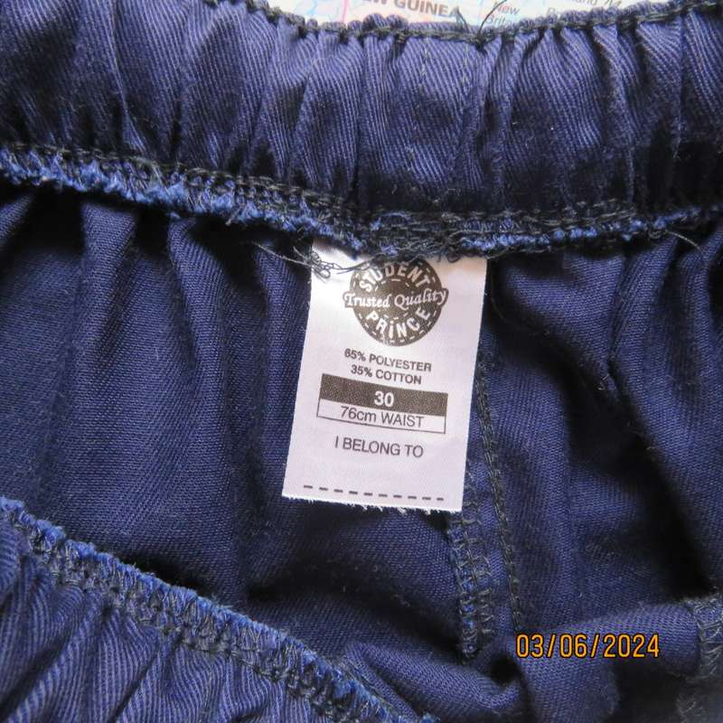 Boys STUDENT PRINCE navy school short with side pockets and drawstring/elastic waist.Size 30. As new