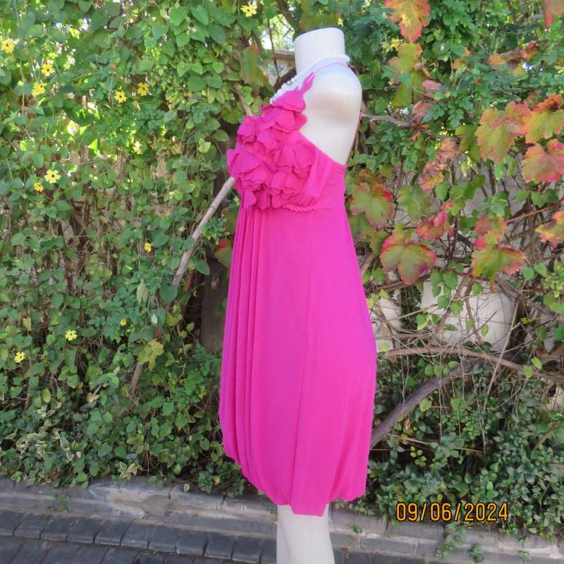 Sexy magenta pink balloon style strappy dress in 2 layer stretch polyester fabric. By MILA size 34.