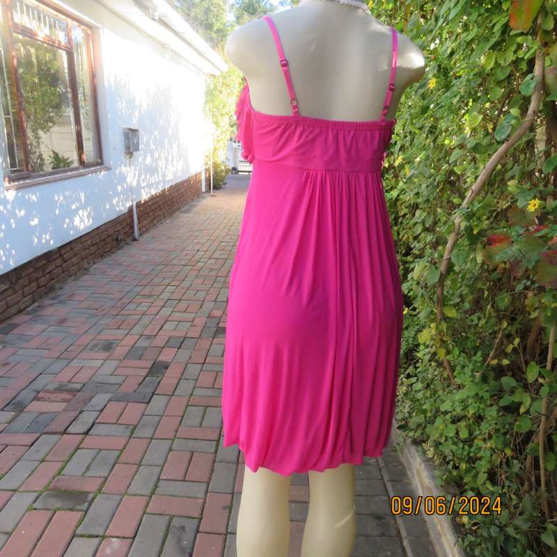 Sexy magenta pink balloon style strappy dress in 2 layer stretch polyester fabric. By MILA size 34.