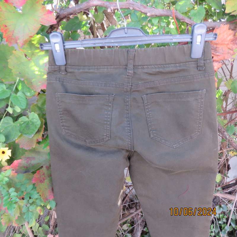 Juniper green jeggings in polycotton stretch by EXACT size 32. Back pockets. As new.