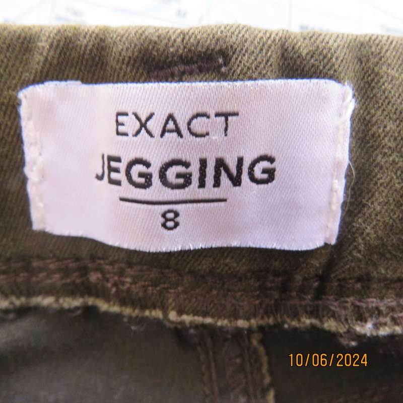 Juniper green jeggings in polycotton stretch by EXACT size 32. Back pockets. As new.