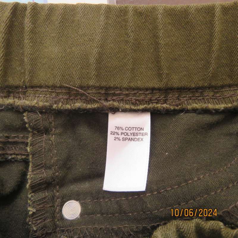 Juniper green jeggings in polycotton stretch by EXACT size 32. Back pockets. As new.