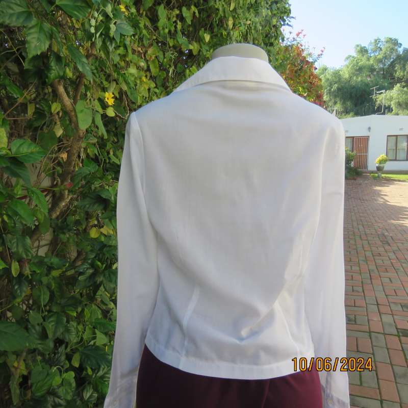 Charming white fine cotton long sleeve top by URB from USA size 35. Braiding closure.Cropped. As new