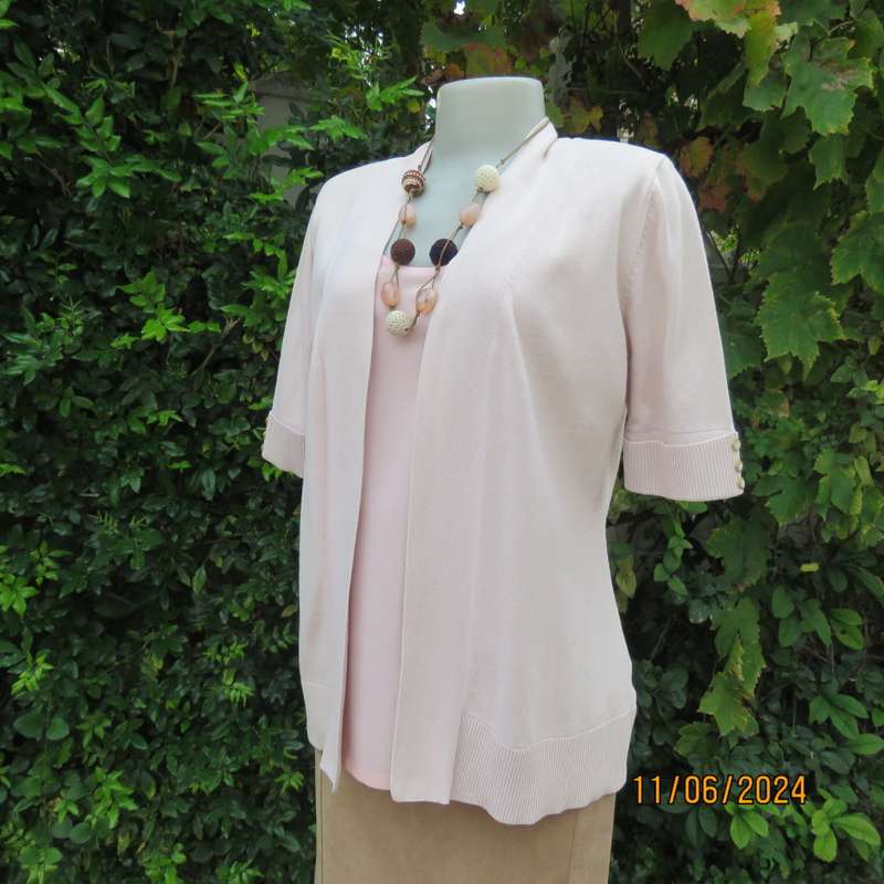 Timeless cotton knit rich cream short cuffed sleeve open front top/jacket. Size 36. As new
