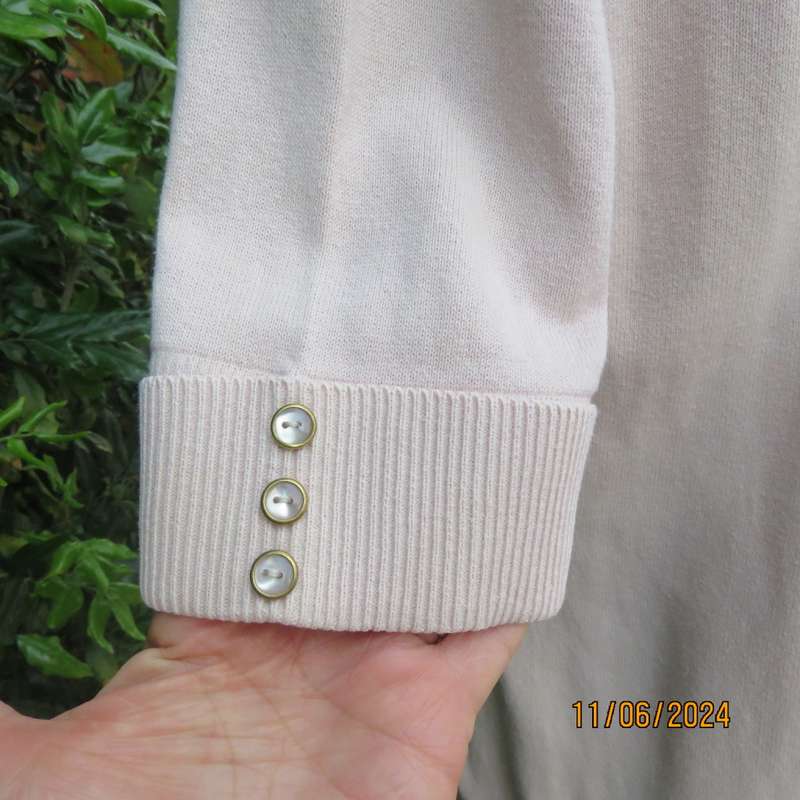 Timeless cotton knit rich cream short cuffed sleeve open front top/jacket. Size 36. As new