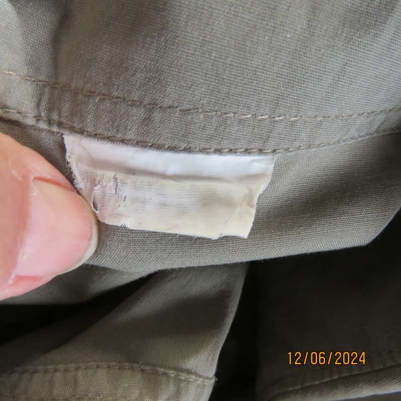 Casual coffee colour beautiful structured shirt in polycotton with 2 pockets/shirt collar. Size 36.