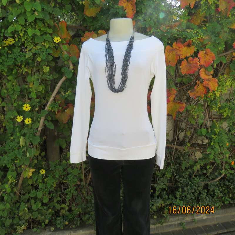 White stretch cotton long raglan sleeve top/scooped neckline/off the shoulder.By PLUR size 36.
