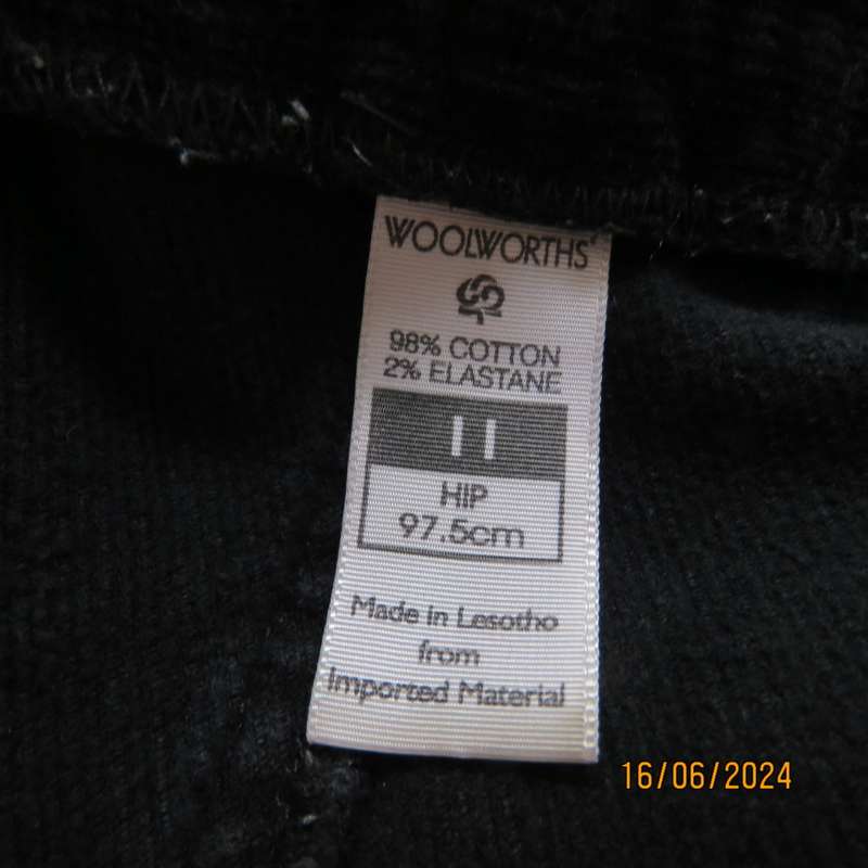 Warm black corduroy straight leg pants size 35/11 by WOOLWORTHS. Dummy pockets.As new.