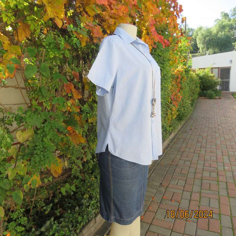 checked short sleeve top in blue/white