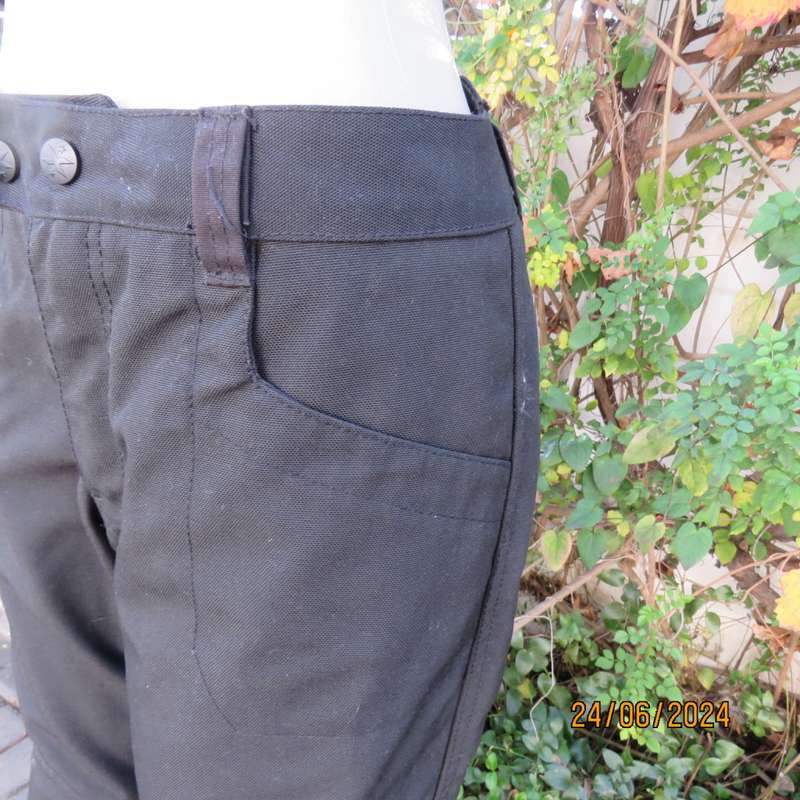 Ladies KULCHA adventure apparel black motorbike pants size 38. Padded knees. Brand new cond.