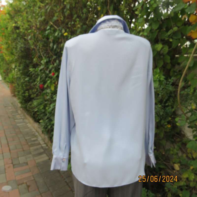 Stunning luxury cornflower blue silky soft polyester long sleeve top. Satin collar/cuffs ext.Size 40
