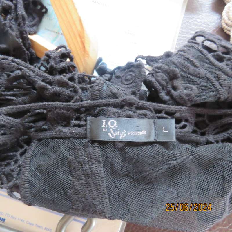 Chic black cotton lace/netting open waistcoat to give oemph to a garment. Size 36/38. New cond.
