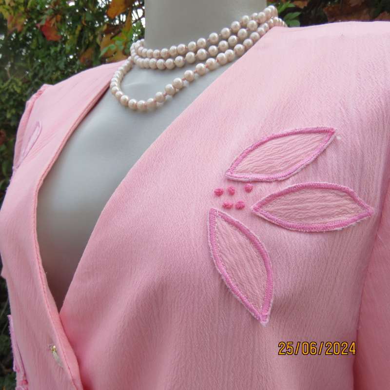 Stunning Boutique made size 42 peach pink crinkled cotton/lined jacket. Floral applique.Brand new co