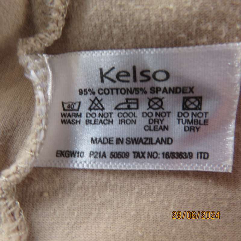 Chic little wheat colour capped sleeve T Shirt by KELSO size 32. In stretch cotton. Long length.