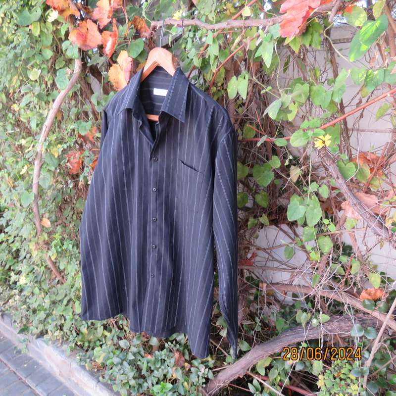 Men`s handsome black cotton shirt with white broken lines size XXL. By SIGNATURE.Neck 43/17cm