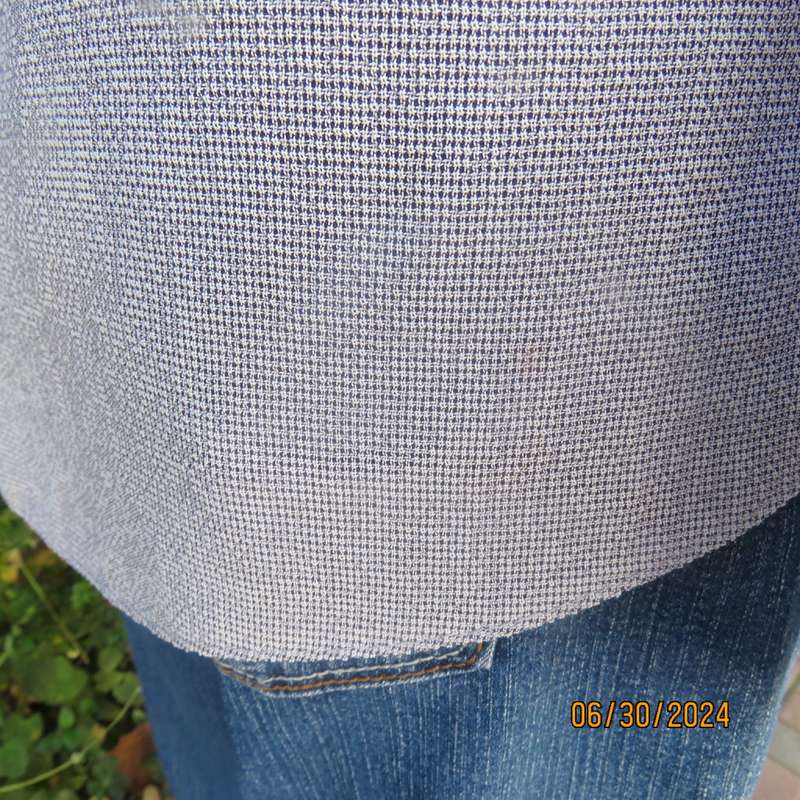 Luxury fine check textured polyester button down top in white/blue. By AREZZO 40. Lace decoration.
