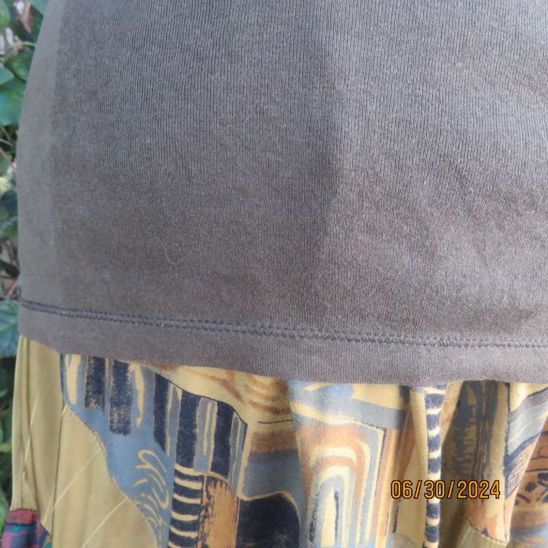 EDDIE BAUER hunters green strappy top size 38 in stretch cotton. Decorated bib. From U.S. Very good.