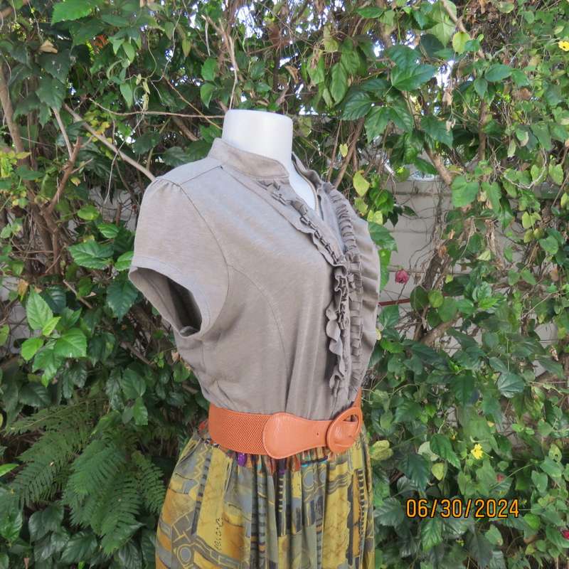 Beautiful tailored sage green button down/frilled top.Capped sleeves. Size 38. By LEVEL 8. As new