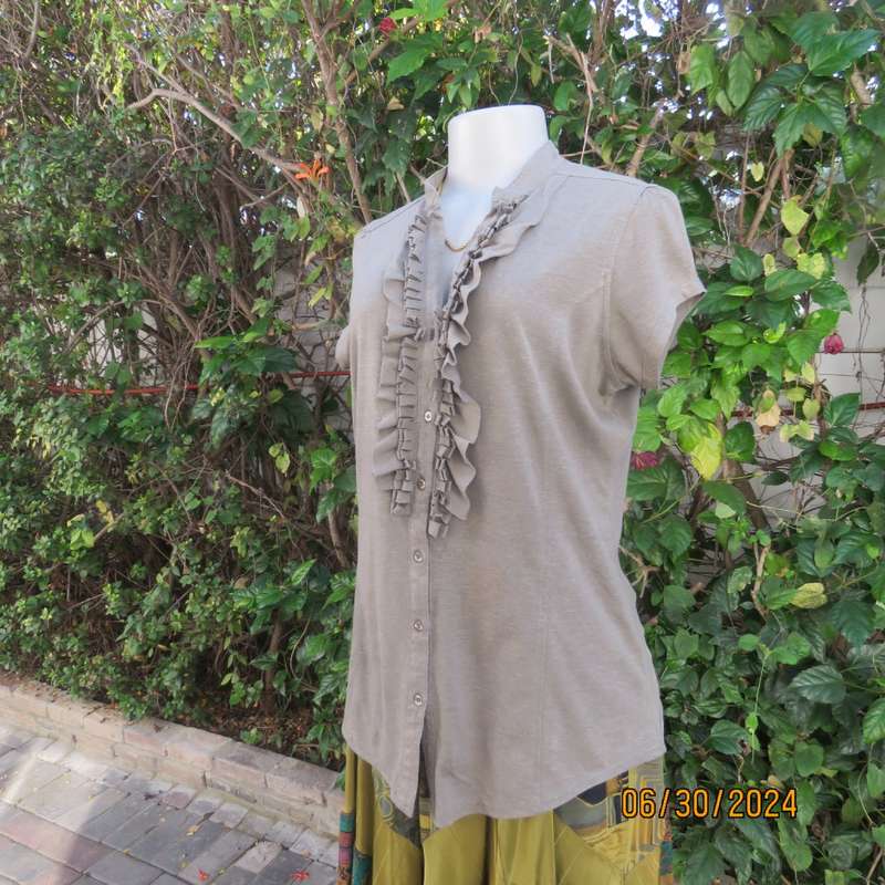 Beautiful tailored sage green button down/frilled top.Capped sleeves. Size 38. By LEVEL 8. As new