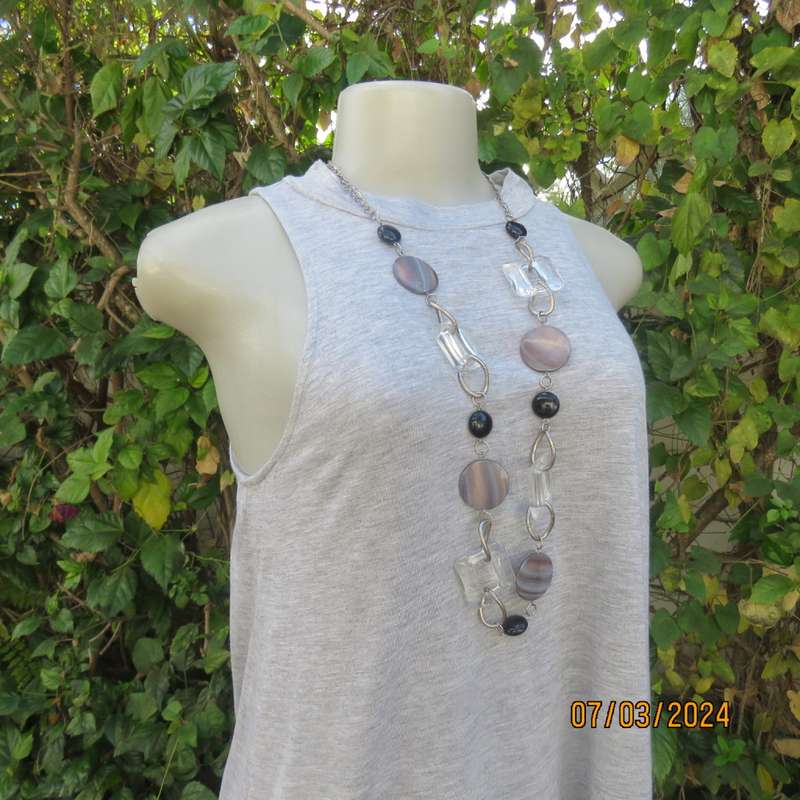 Casual long silvergrey viscose stretch wide cut top. High banded collar. By REFINERY.Size 34.As new
