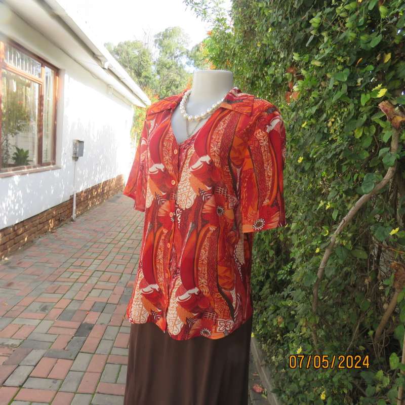 Make a statement in this autumn colour creased polyester CONTEMPO button down top size 36.