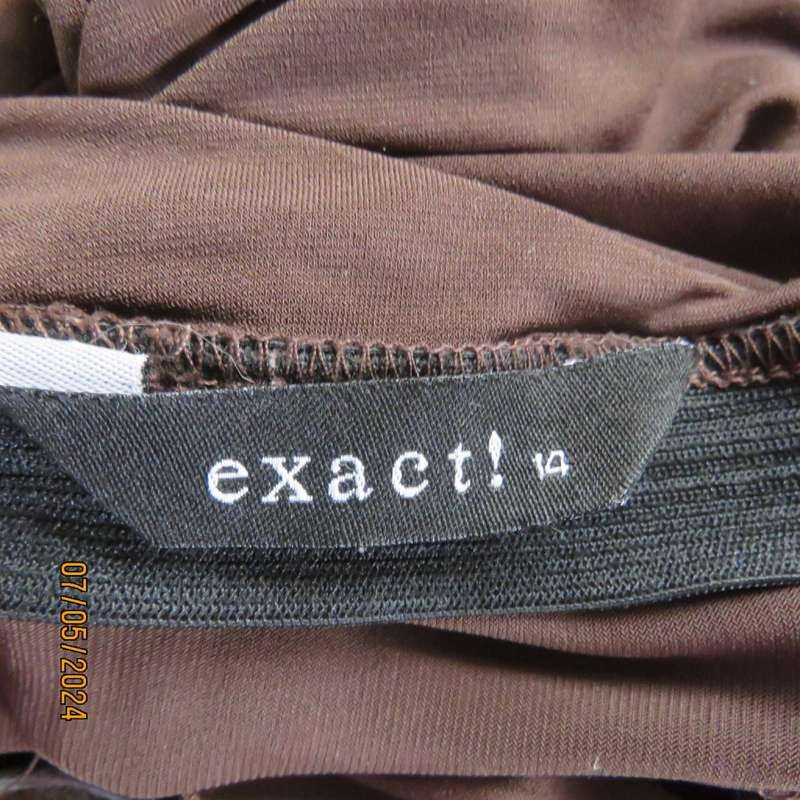 Choc brown stretch polyester gored skirt with elastic waist. By EXACT in size 40/16. Very good cond.