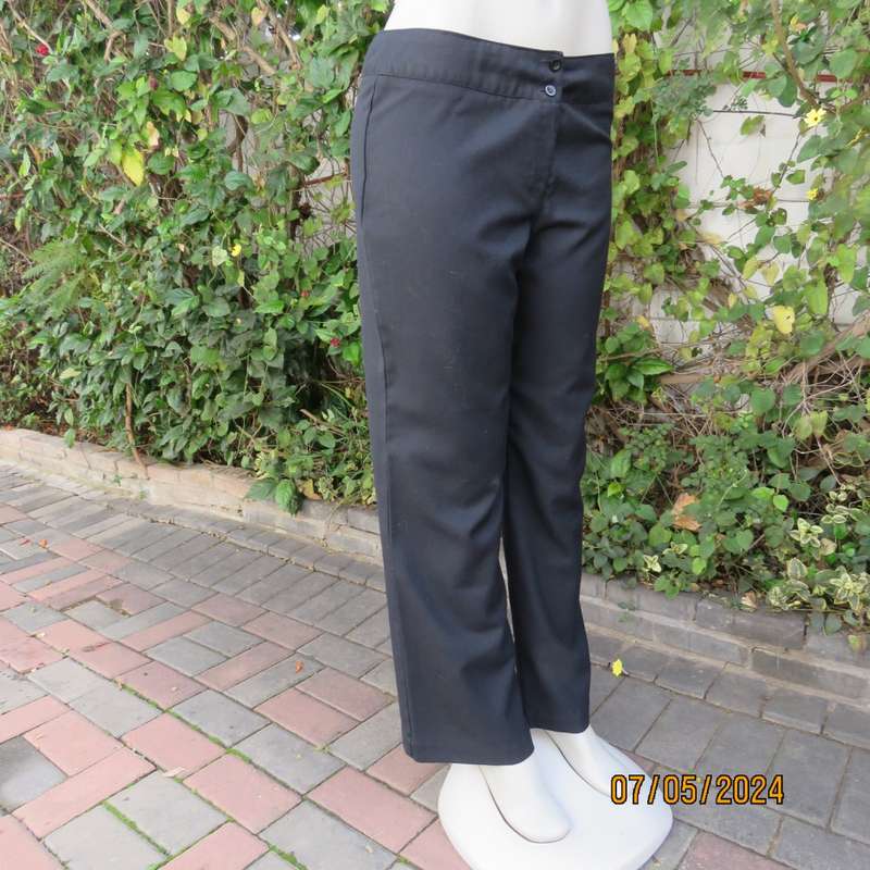 High quality black cotton/viscose straight legged dress pants. Size 34 by PREFECT. Brand new cond.