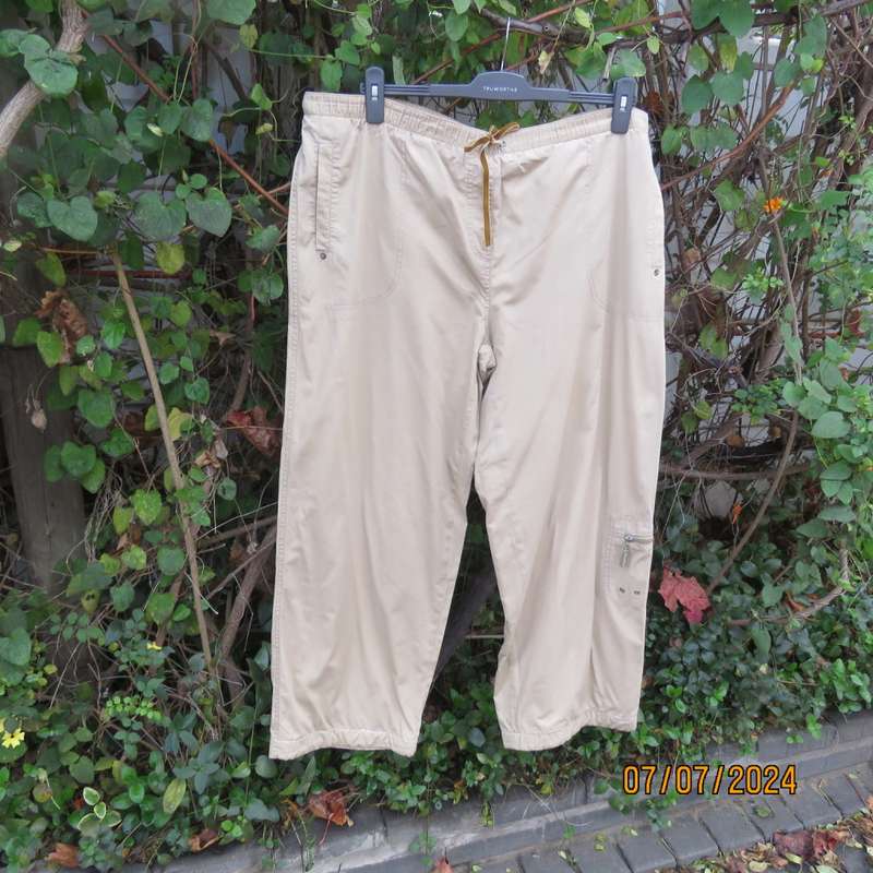 Fabulous wheat colour PENNY C casual cotton pants size 42.  With drawstring waist.Pockets. As new.