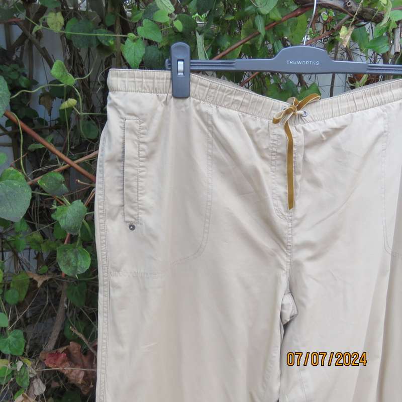 Fabulous wheat colour PENNY C casual cotton pants size 42.  With drawstring waist.Pockets. As new.