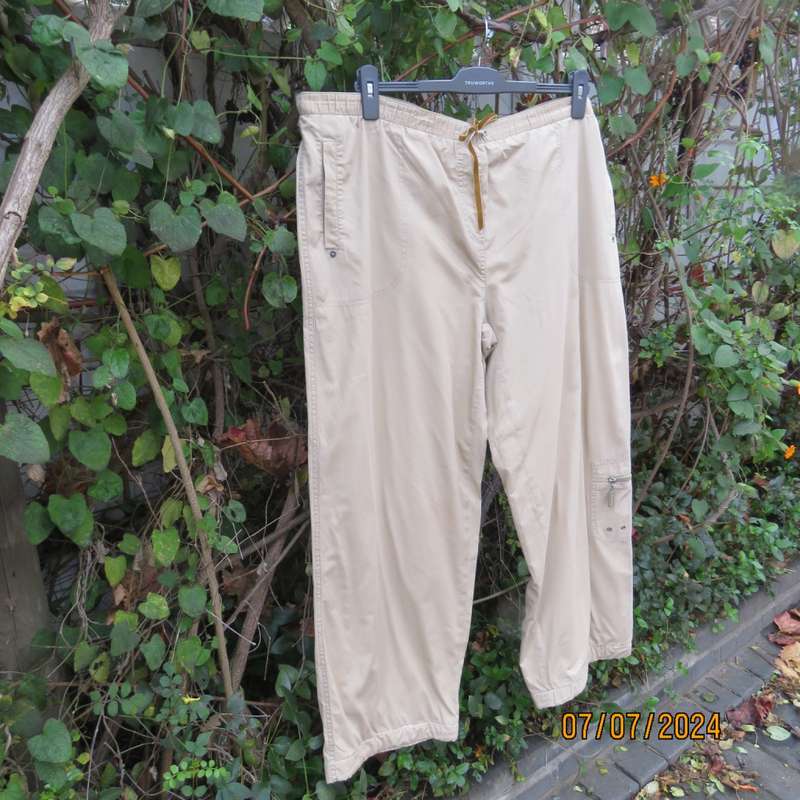 Fabulous wheat colour PENNY C casual cotton pants size 42.  With drawstring waist.Pockets. As new.
