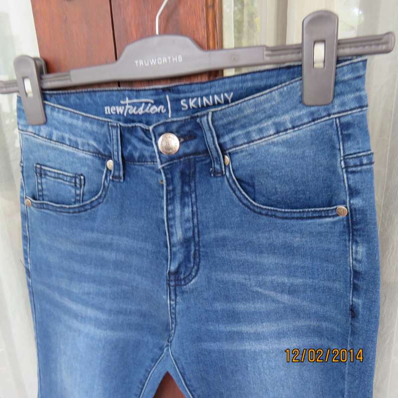 NEW FUSION blue denim skinny jeans size 28 to 30/6. Pockets back/front. Stretch polycotton.As new.