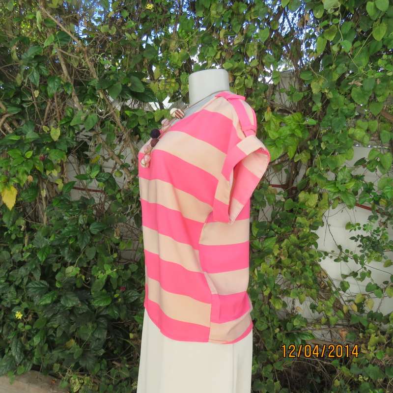 Pretty LEGIT slip over top in horizontal crimson and nude stripes. Tiny cut-on sleeves. Size 34.