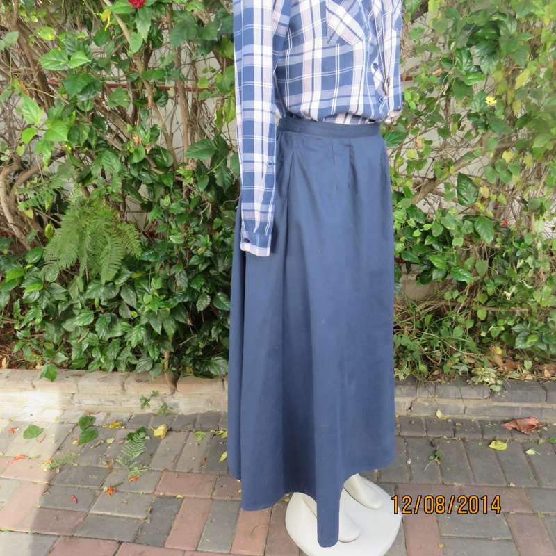 Western style denim blue 100% cotton FRONTIER CLASSICS size 34/36 ankle skirt.Brand new cond.