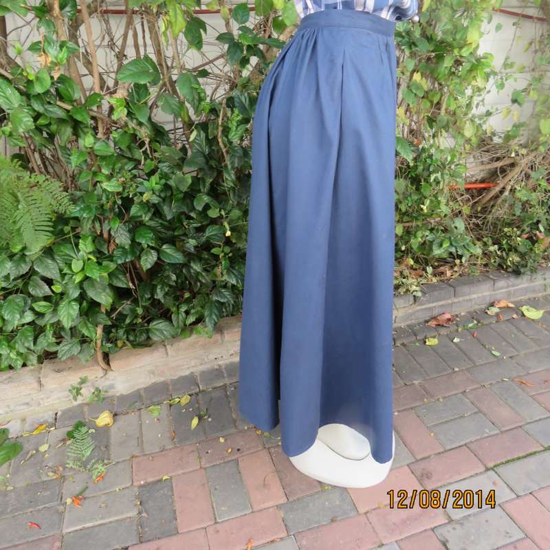 Western style denim blue 100% cotton FRONTIER CLASSICS size 34/36 ankle skirt.Brand new cond.