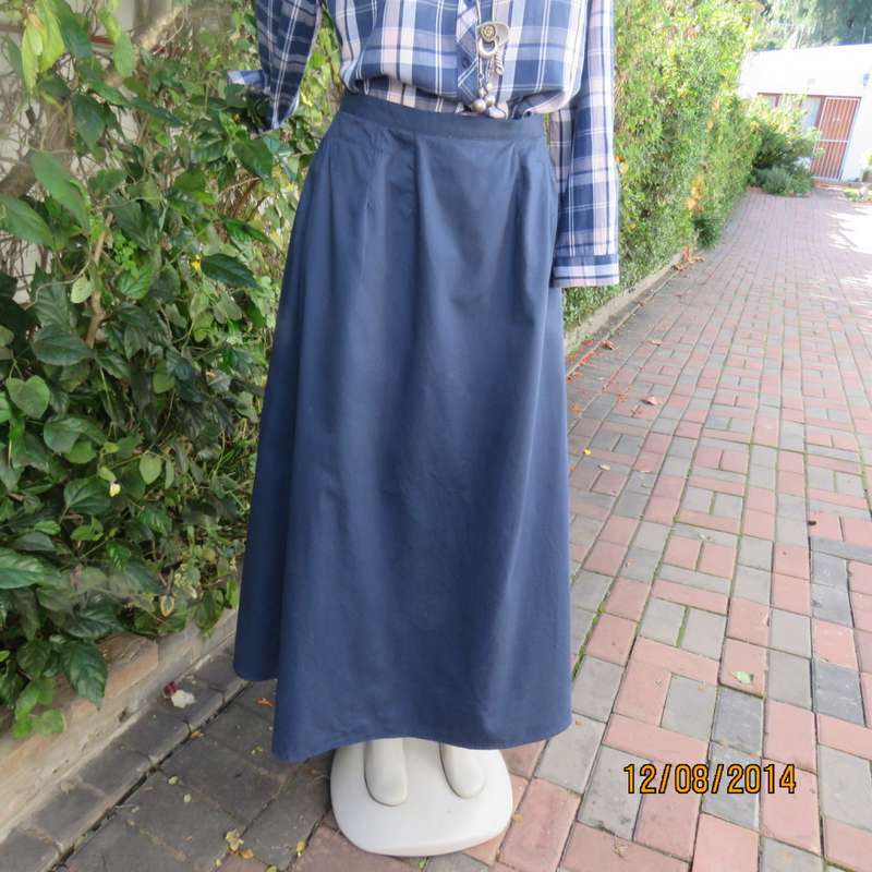 Western style denim blue 100% cotton FRONTIER CLASSICS size 34/36 ankle skirt.Brand new cond.