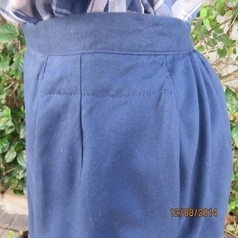 Western style denim blue 100% cotton FRONTIER CLASSICS size 34/36 ankle skirt.Brand new cond.