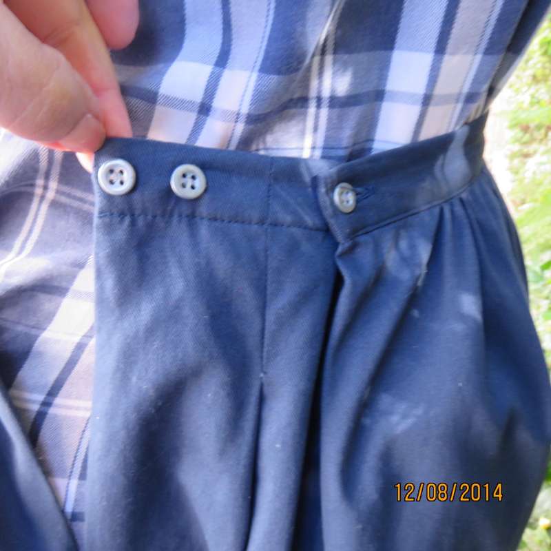 Western style denim blue 100% cotton FRONTIER CLASSICS size 34/36 ankle skirt.Brand new cond.