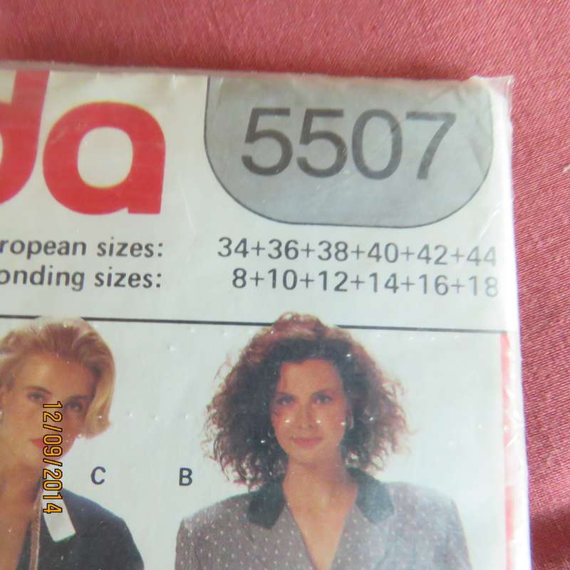Sewing pattern by BURDA for coatdress size 34 to 44.  In new condition. Pattern no 5507