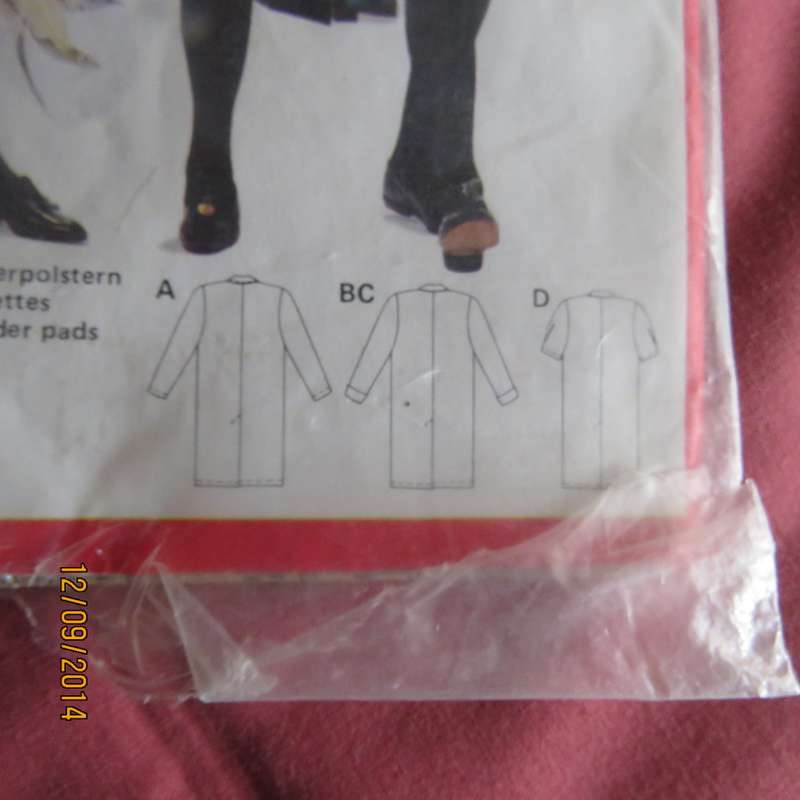 Sewing pattern by BURDA for coatdress size 34 to 44.  In new condition. Pattern no 5507