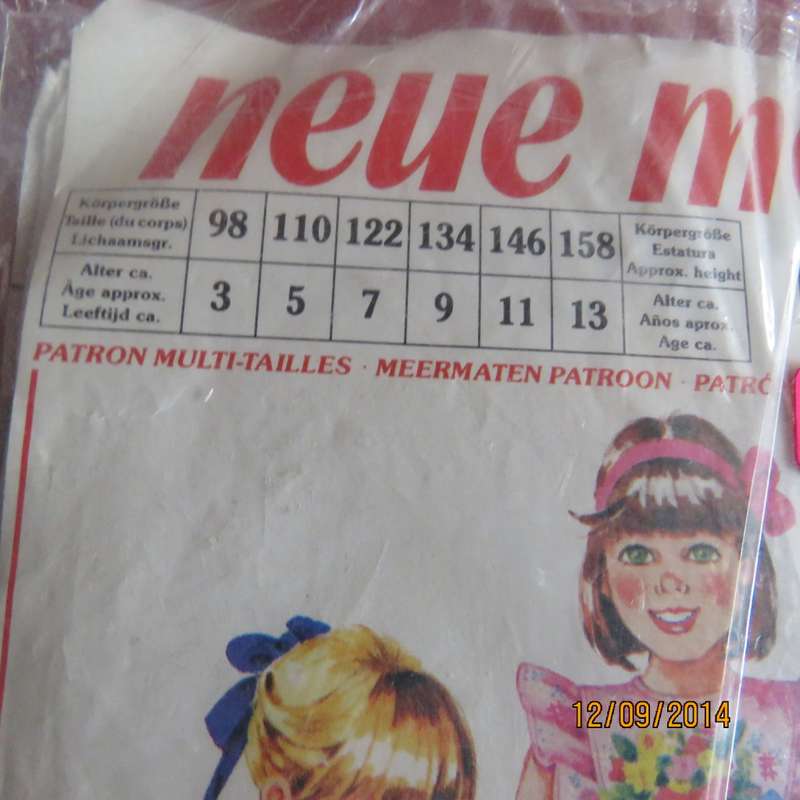 Sewing pattern for girls dress size age 3 to 13. NEUE MODE 50945. Very good condition.