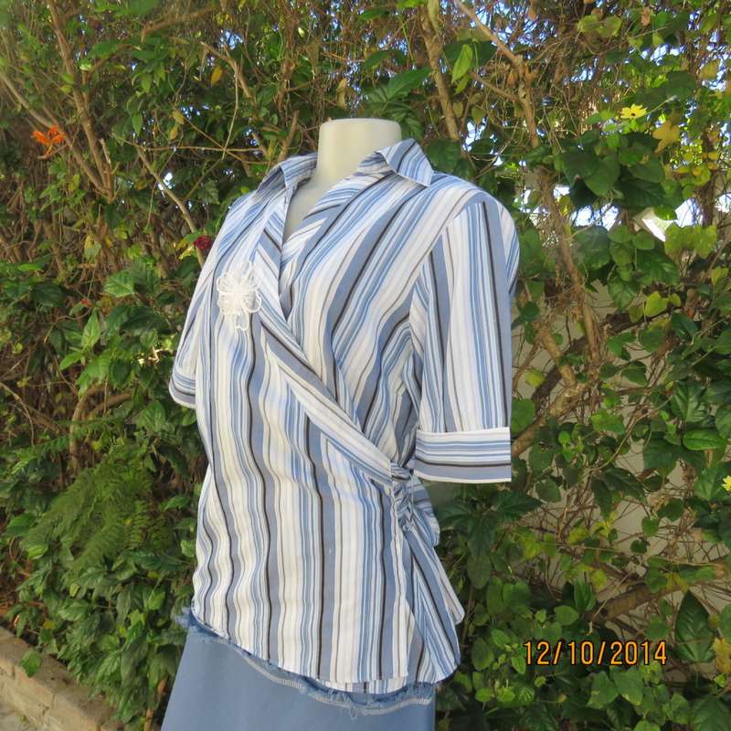 Beautiful fold over top with V and collar by TRUWORTHS size 36. Blue/white/navy stripes. As new