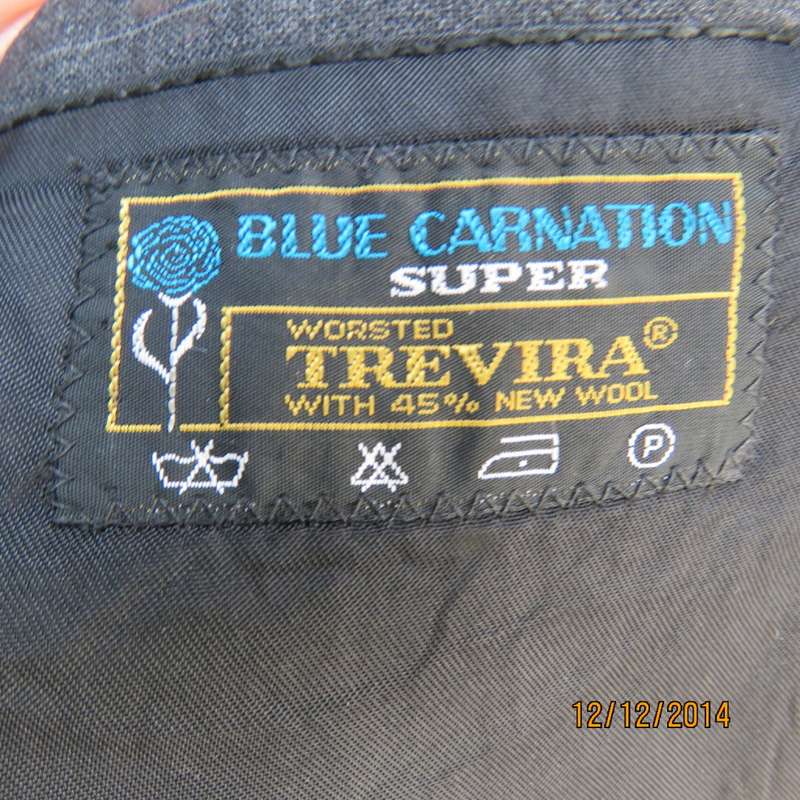 High quality JOHN STEPHEN London men's jacket in trevira/45% new wool. Size 44R. New condition.