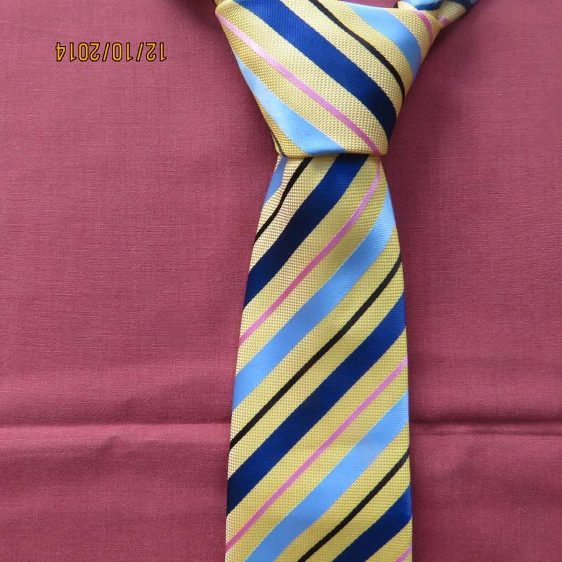 Men's cheerful fashion necktie by ROBERT DANIEL. Width 8cm. Brand new condition