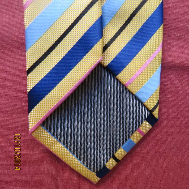 Men's cheerful fashion necktie by ROBERT DANIEL. Width 8cm. Brand new condition