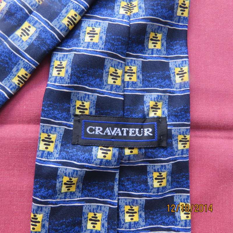 Handsome Men's necktie in blue horizontal stripes and yellow squares. By CRAVATEUR. Brand new cond.